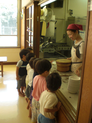 給食室がだいすきな子どもたち